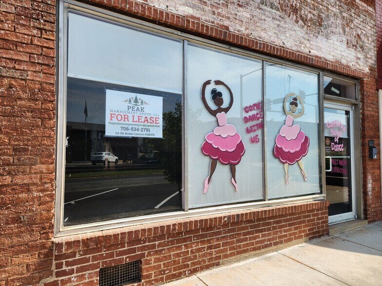 1736 N Broad St, Commerce, GA à louer - Photo de l’immeuble – Image 3 sur 10