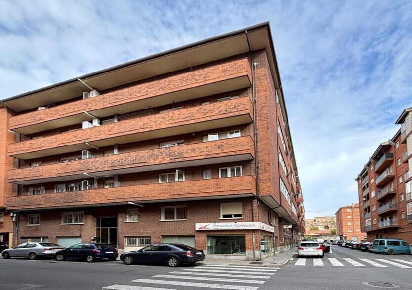 Immeuble residentiel dans Ávila, Ávila à vendre - Photo de l’immeuble – Image 1 sur 2