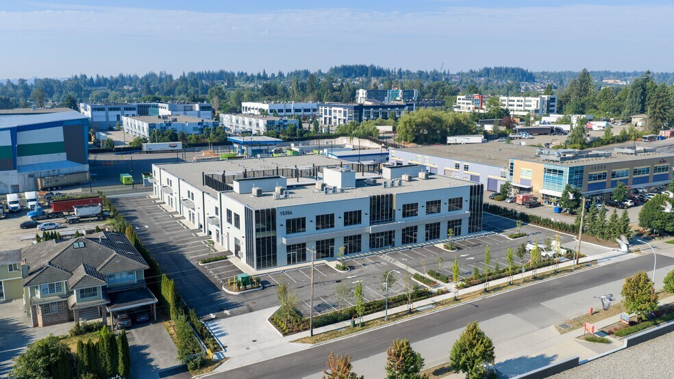 15354 68 Ave, Surrey, BC à louer - Photo de l’immeuble – Image 3 sur 5