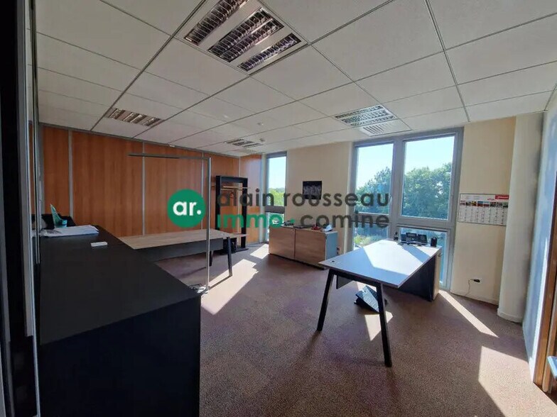Bureau dans Beaucouzé à louer - Photo de l’immeuble – Image 2 sur 4