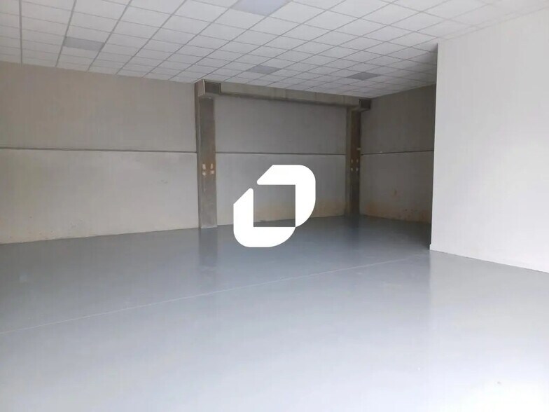 Local d’activités dans Serris à louer - Photo de l’immeuble – Image 3 sur 8