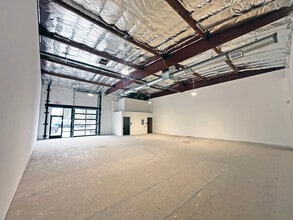 3860 E Main St, Ventura, CA à louer Photo intérieure– Image 2 sur 2