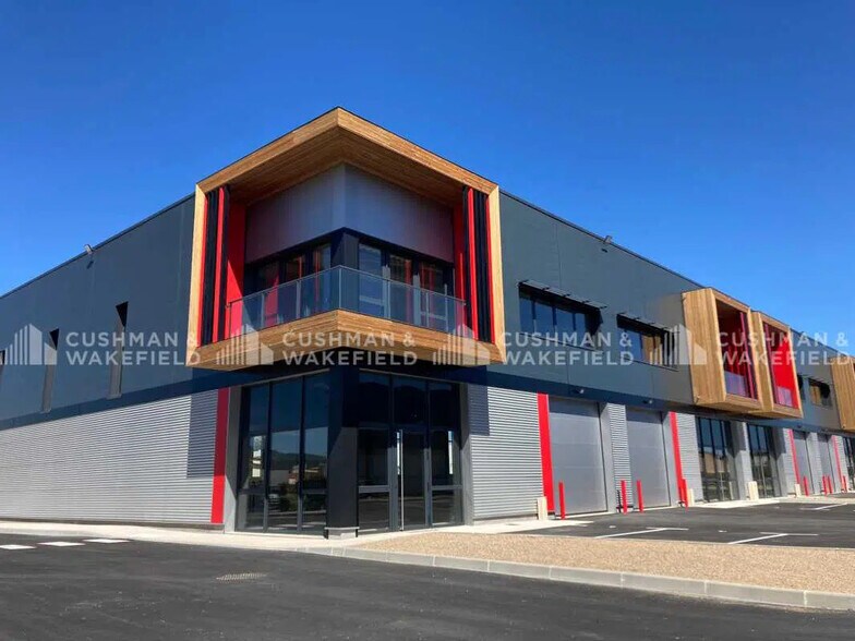 274 Avenue De Bruxelles, La Seyne-sur-Mer à louer - Photo de l’immeuble – Image 1 sur 8