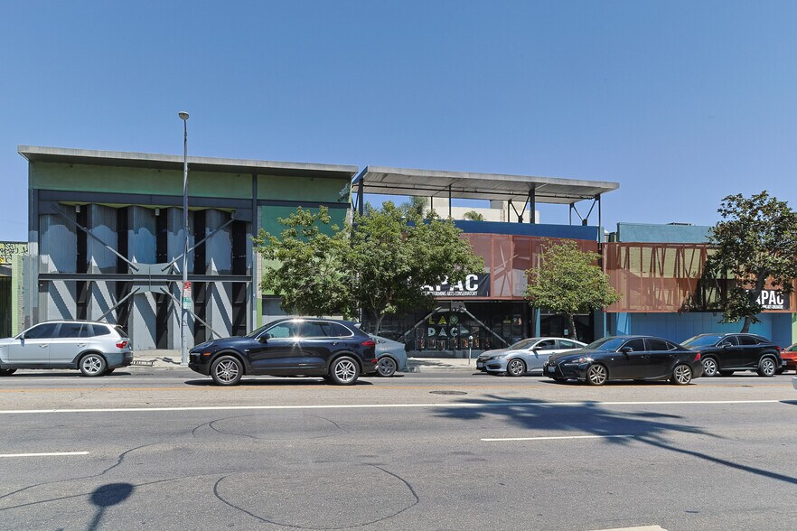 1532 N Highland Ave, Los Angeles, CA à vendre - Photo de l’immeuble – Image 2 sur 24