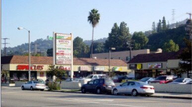 11038 Ventura Blvd, Studio City, CA à louer - Photo de l’immeuble – Image 2 sur 6