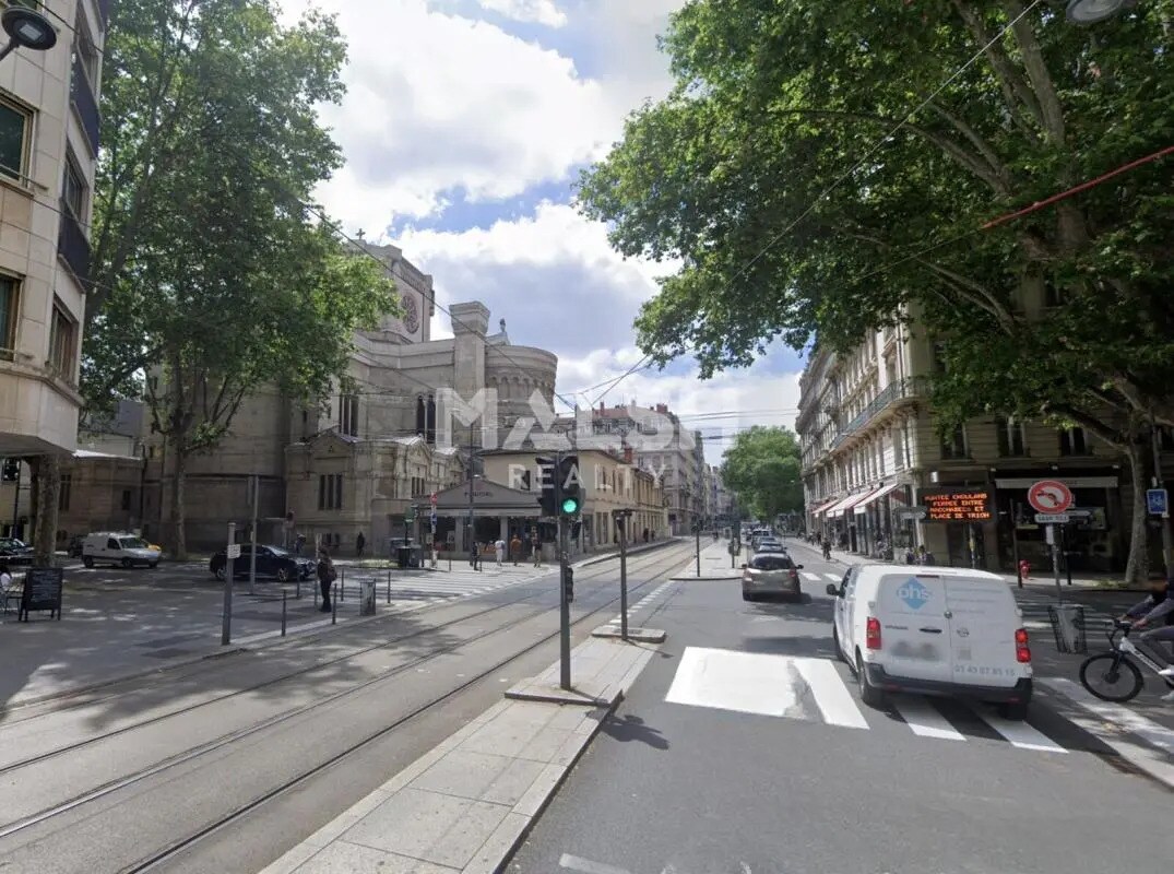 Local commercial dans Lyon à louer Photo de l’immeuble– Image 1 sur 2