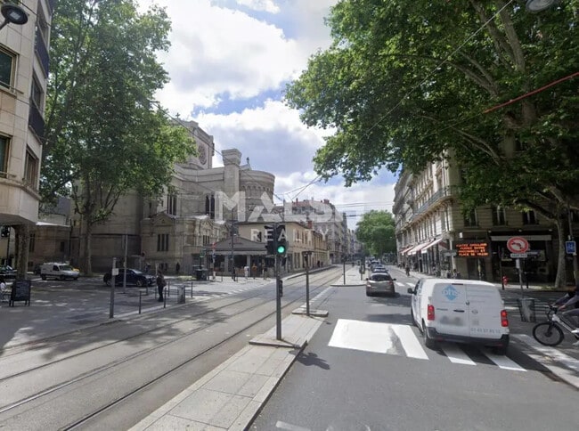 Plus de détails pour 32 Rue Servient, Lyon - Local commercial à louer