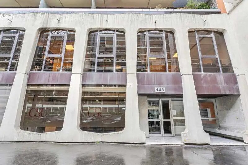 143 Rue De Saussure, Paris à louer - Photo de l’immeuble – Image 1 sur 3