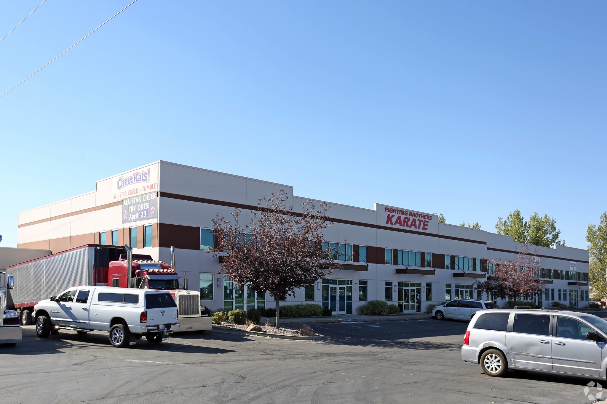 865 W 450 N, Kaysville, UT à louer Photo principale– Image 1 sur 8