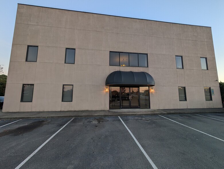 4065 Powhatan Rd, Clayton, NC à louer - Photo de l’immeuble – Image 1 sur 6