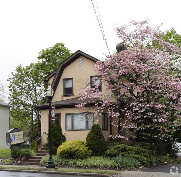 1642 Old York Rd, Abington, PA à vendre - Photo de l’immeuble – Image 2 sur 3