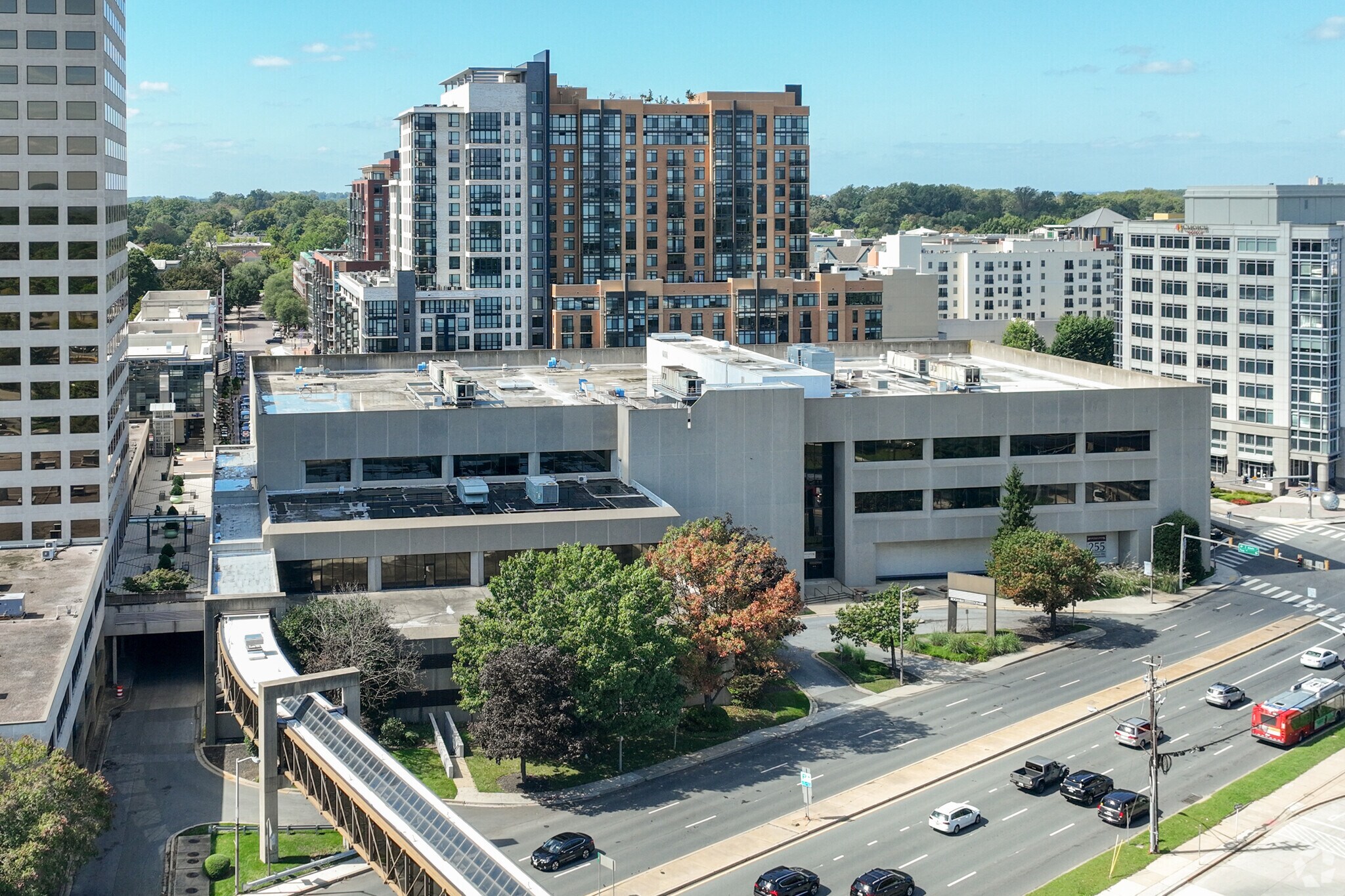 255 Rockville Pike, Rockville, MD à louer Photo de l’immeuble– Image 1 sur 43