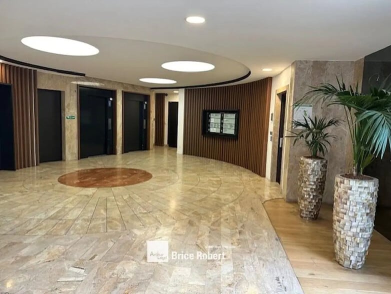13 Rue Des Emeraudes, Lyon à louer - Hall d’entrée – Image 1 sur 8