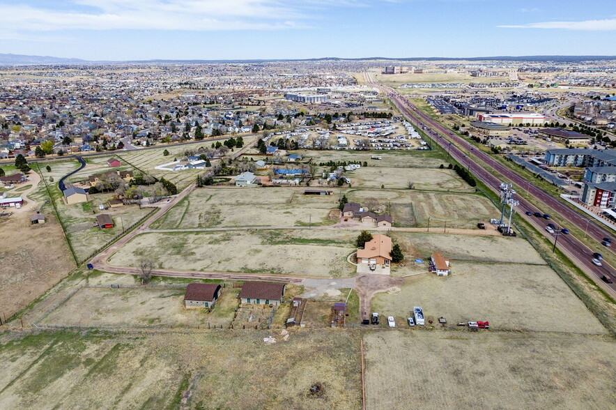 6125 Templeton Gap Rd, Colorado Springs, CO à vendre - Photo principale – Image 1 sur 1