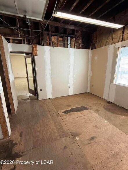 222 Lincoln St, Dupont, PA à vendre - Photo de l’immeuble – Image 3 sur 19