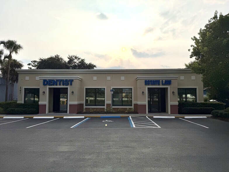 27821 S Tamiami Trl, Bonita Springs, FL à louer - Photo de l’immeuble – Image 1 sur 3