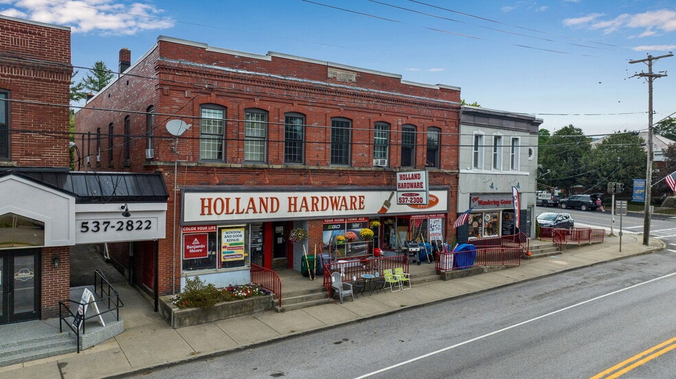 9 N Main St, Holland, NY à vendre - Photo de l’immeuble – Image 2 sur 57