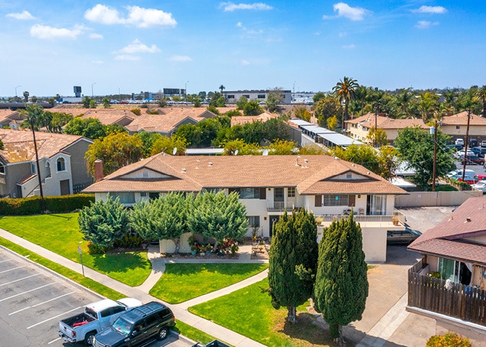 14801 Newport Ave, Tustin, CA à vendre - Photo principale – Image 1 sur 11