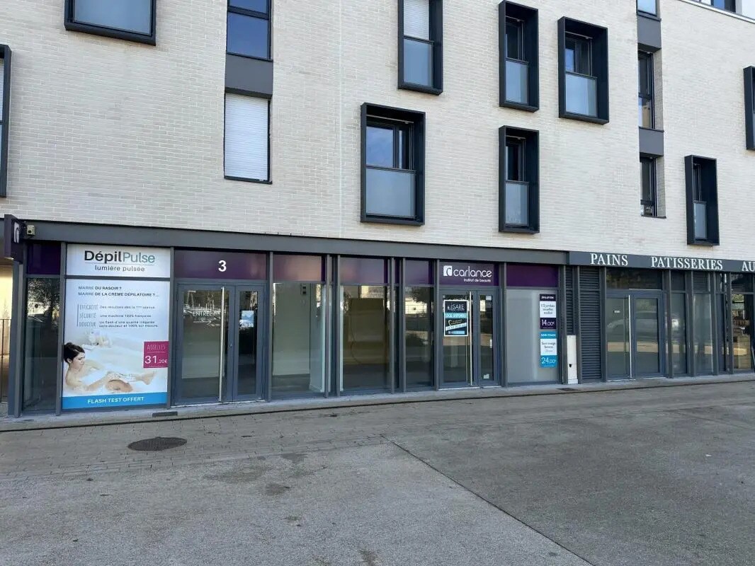 Local commercial dans Luisant à louer Photo de l’immeuble– Image 1 sur 12