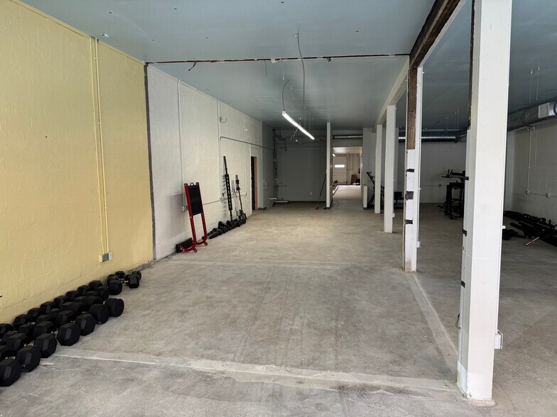 127 SE 3rd St, Lees Summit, MO à louer - Photo de l’immeuble – Image 3 sur 17