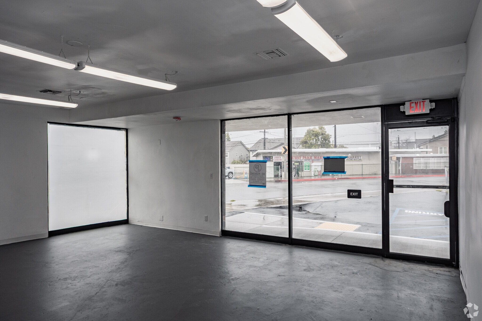 2329-2335 W Sequoia Ave, Anaheim, CA à louer Photo intérieure– Image 1 sur 3