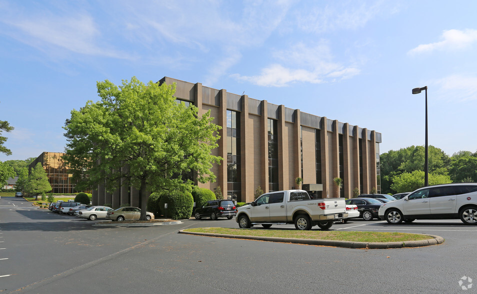 3710 Landmark Dr, Columbia, SC à louer - Photo de l’immeuble – Image 2 sur 5