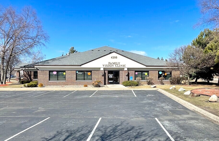 4200 Egan Dr, Savage, MN à vendre - Photo de l’immeuble – Image 2 sur 16