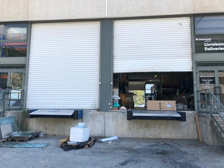 Local d’activités dans Le Broc à louer - Photo de l’immeuble – Image 3 sur 18