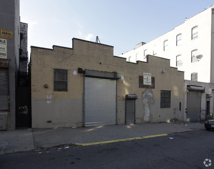 22 Waverly Ave, Brooklyn, NY à louer - Photo de l’immeuble – Image 2 sur 5