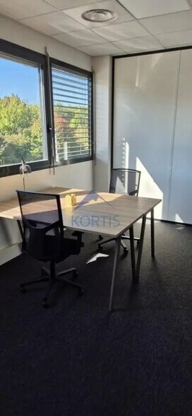 Bureau dans Saint-Priest à louer - Photo intérieure – Image 2 sur 11