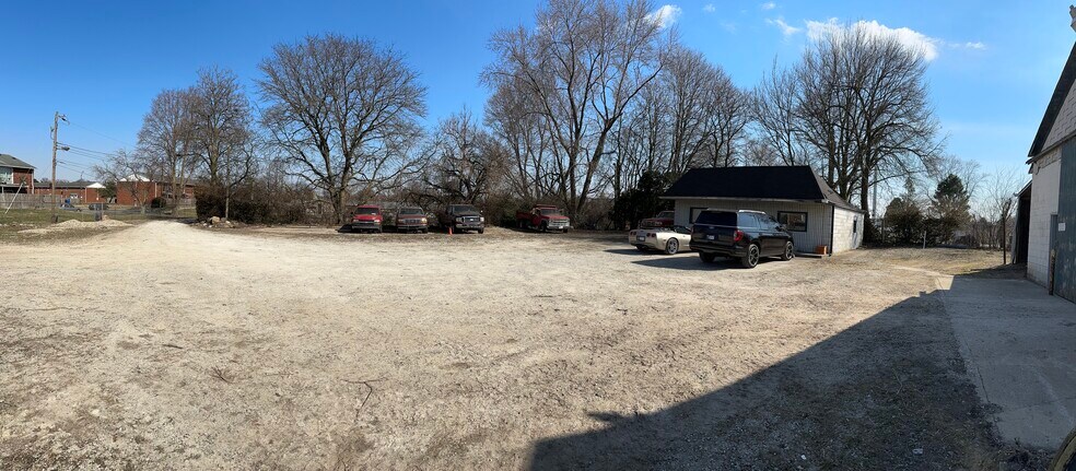 2250 N Mitthoefer Rd, Indianapolis, IN à vendre - Photo de l’immeuble – Image 2 sur 13