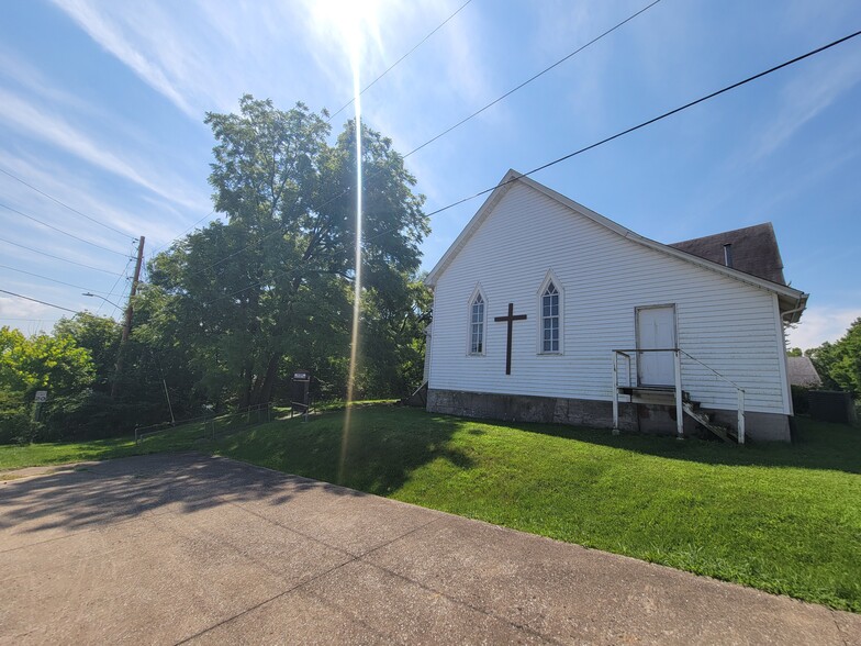 228 Church St, Winfield, MO à vendre - Photo de l’immeuble – Image 2 sur 41