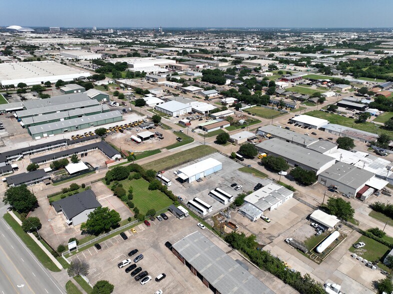 2365 Houston St, Grand Prairie, TX à louer - Photo de l’immeuble – Image 2 sur 16