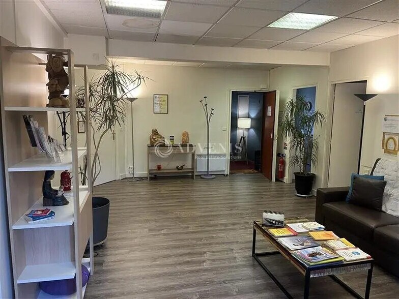 Bureau dans Paris à louer - Photo de l’immeuble – Image 1 sur 7