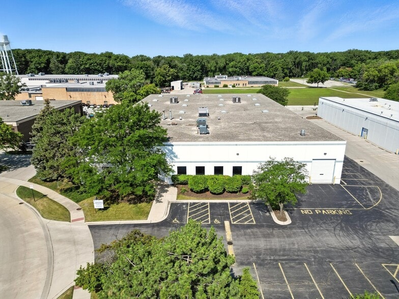 8130 River Dr, Morton Grove, IL à vendre - Photo de l’immeuble – Image 3 sur 72
