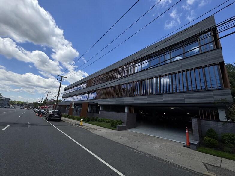 277 Northern Blvd, Great Neck, NY à louer - Photo de l’immeuble – Image 1 sur 7