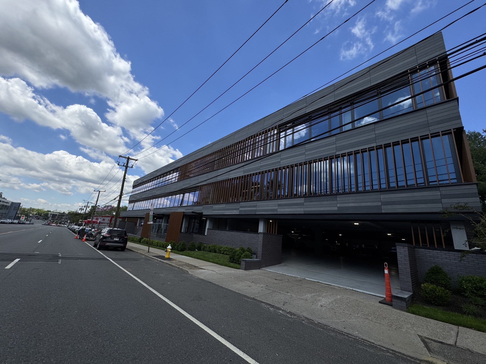 277 Northern Blvd, Great Neck, NY à louer Photo principale– Image 1 sur 8