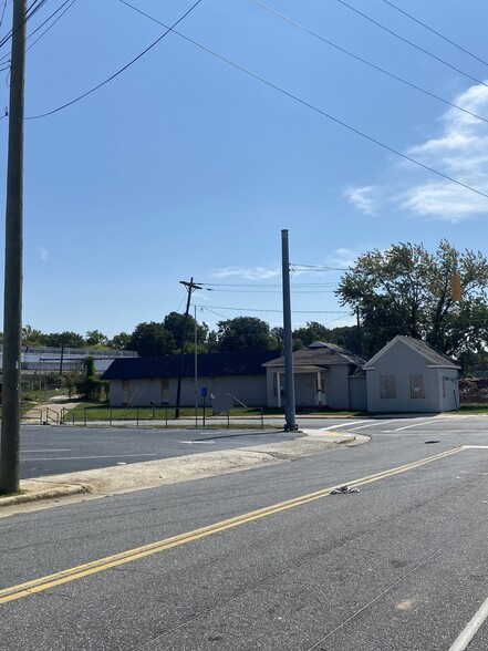 103 E Harrison St, Reidsville, NC à vendre - Photo de l’immeuble – Image 2 sur 57