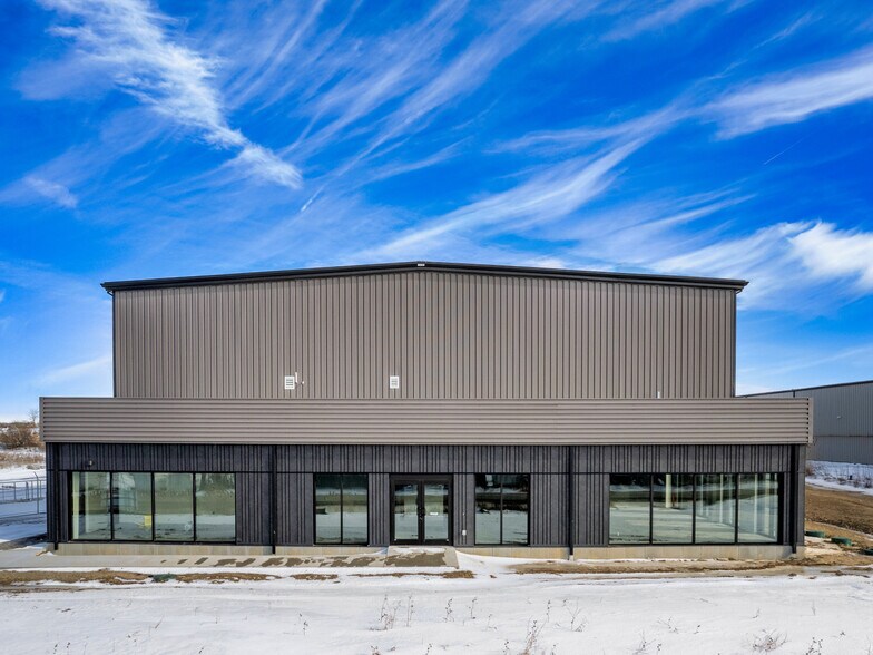390 Hudson Dr, Dorchester, ON à louer - Photo de l’immeuble – Image 1 sur 14