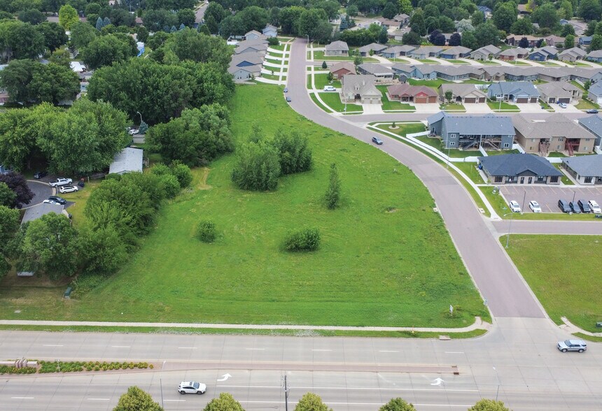 5100 E 26th St, Sioux Falls, SD à vendre - Photo de l’immeuble – Image 2 sur 3