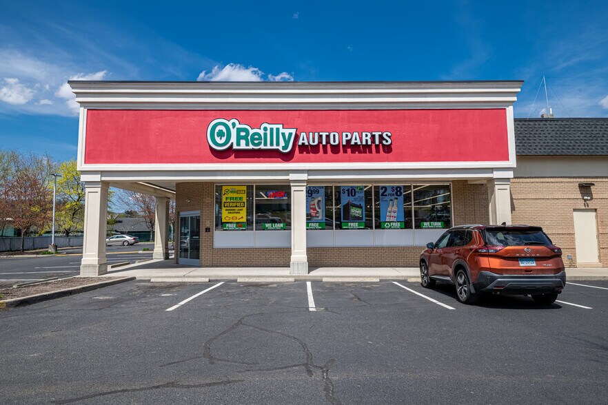 303 White St, Danbury, CT à vendre - Photo de l’immeuble – Image 3 sur 3