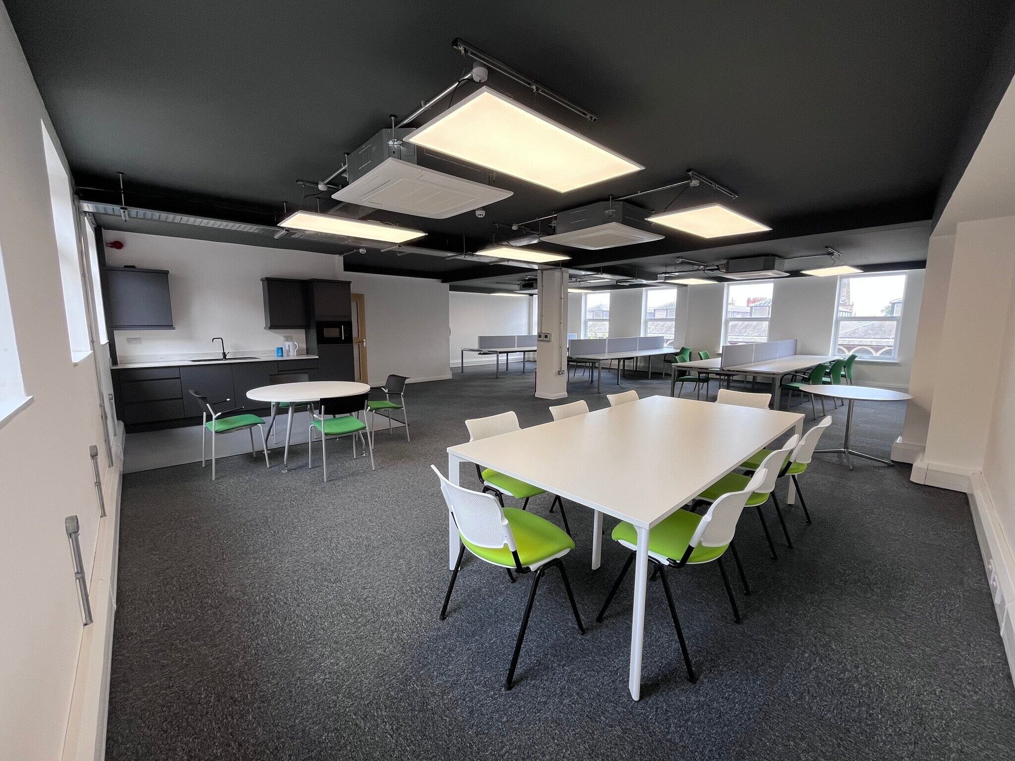 High Row, Darlington à louer Photo de l’immeuble– Image 1 sur 5