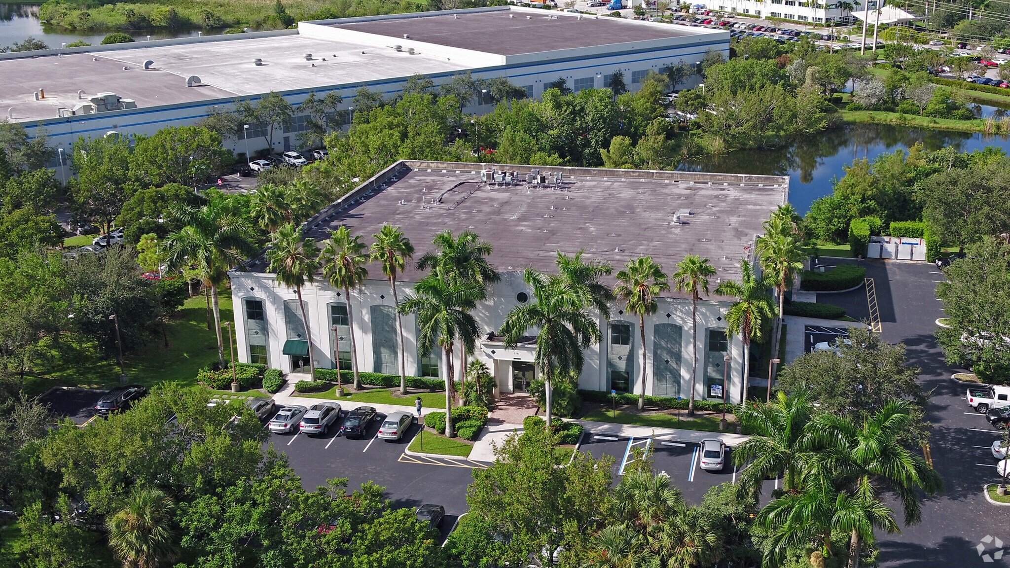 1351 Sawgrass Corporate Pky, Sunrise, FL à louer Photo de l’immeuble– Image 1 sur 15