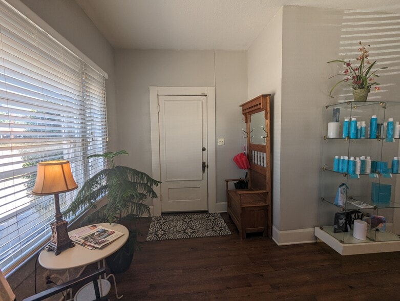 2671 Broadway, Beaumont, TX à vendre - Photo intérieure – Image 2 sur 29