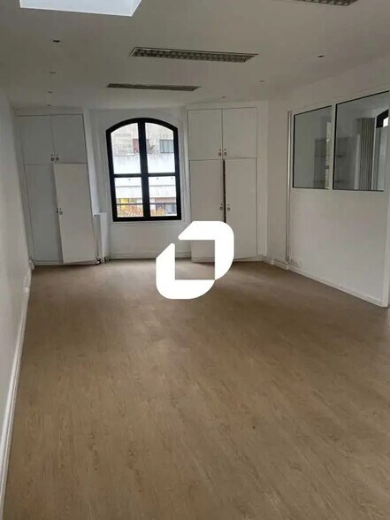 Bureau dans Paris à louer - Photo de l’immeuble – Image 1 sur 7