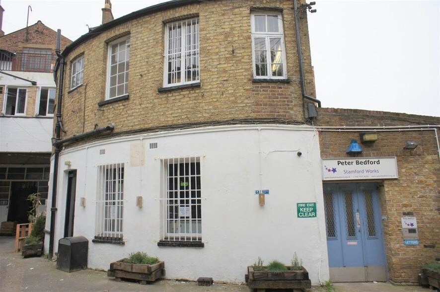 3 Gillet Sq, Londres à louer - Photo de l’immeuble – Image 1 sur 7