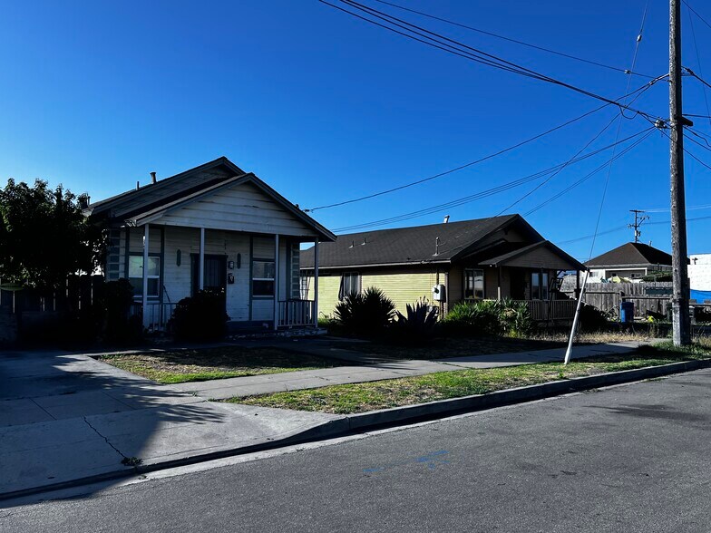 122 Martella St, Salinas, CA à vendre - Photo de l’immeuble – Image 2 sur 15