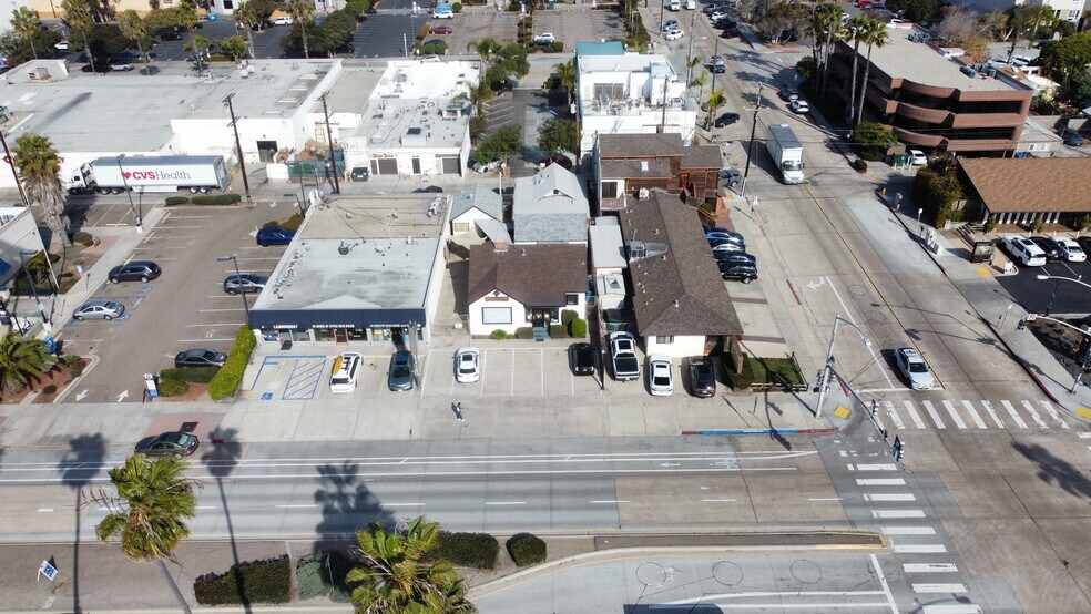 870 Grand Ave, San Diego, CA à vendre - Photo de l’immeuble – Image 3 sur 14