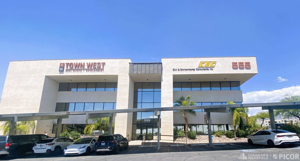 555 E River Rd, Tucson, AZ à louer - Photo de l’immeuble – Image 1 sur 1
