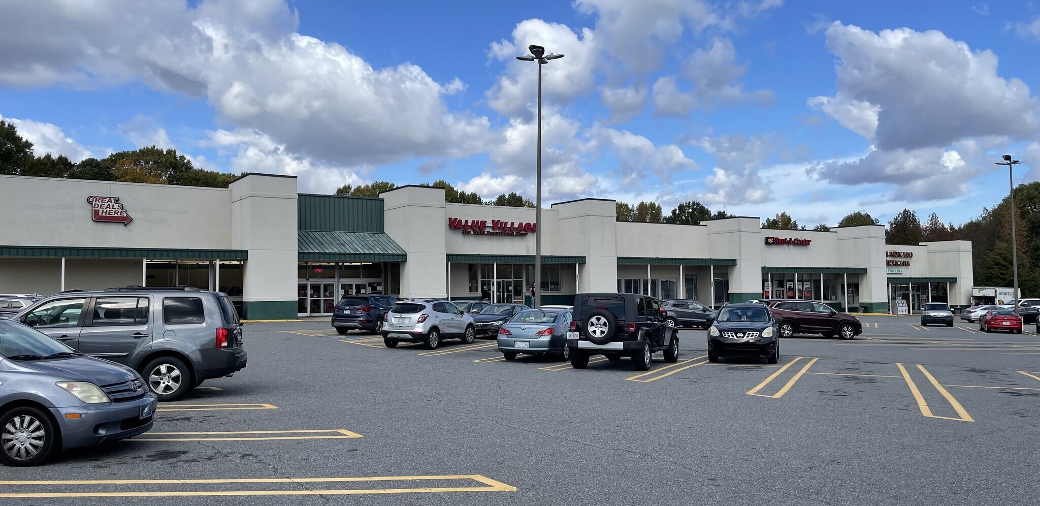 950 S Cannon Blvd, Kannapolis, NC à louer Photo de l’immeuble– Image 1 sur 3